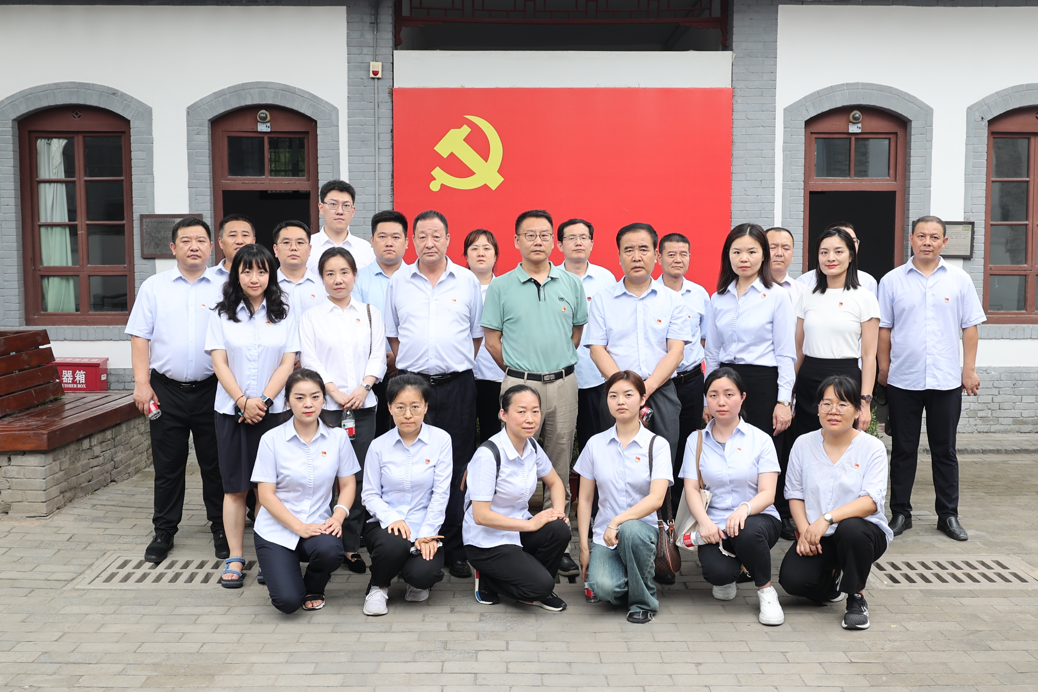 公司黨委組織開(kāi)展“學(xué)黨章、悟思想、強(qiáng)黨性、  善作為”主題黨日活動(dòng)